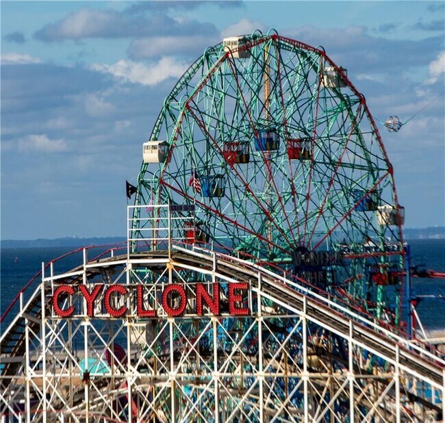 Building Photo - 601 Surf Ave