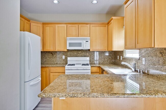 Building Photo - Awesome Home Located in a Quiet Tree Line Neighborhood