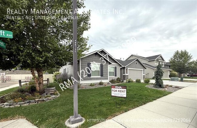 Primary Photo - 6031 N Spindrift Ave