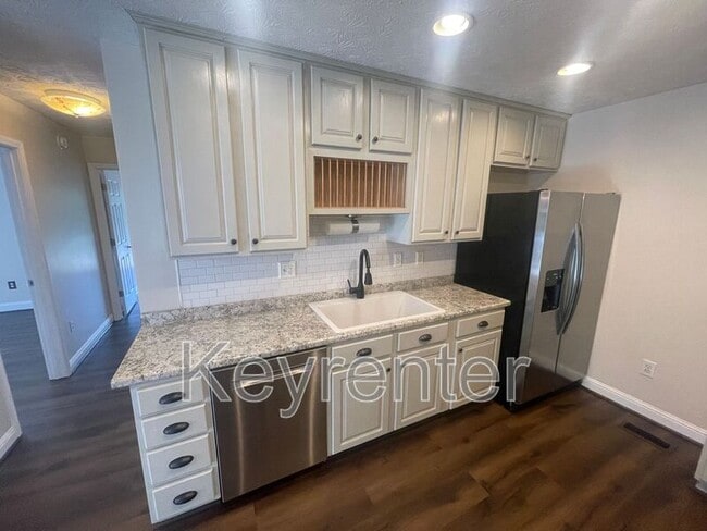 Building Photo - 107 Miranda Way