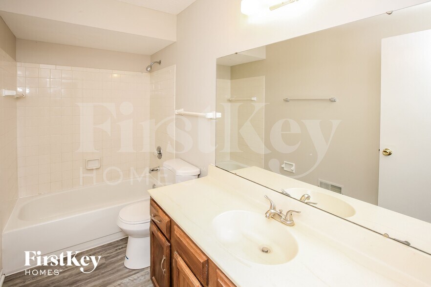 Building Photo - 211 Banbury Rd