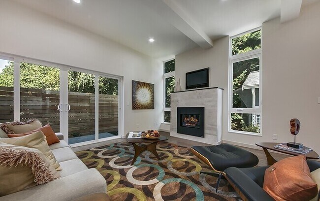 Building Photo - 3516 NE 87th St