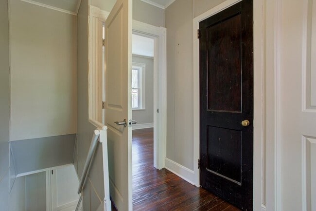 Building Photo - 707 W Vine St