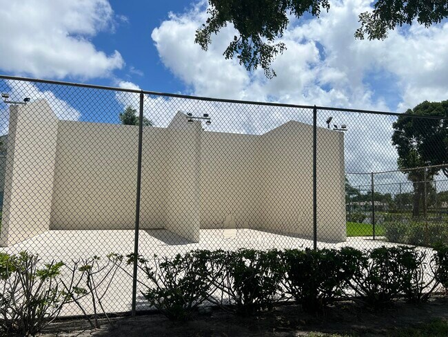 Building Photo - 1107 Green Pine Blvd