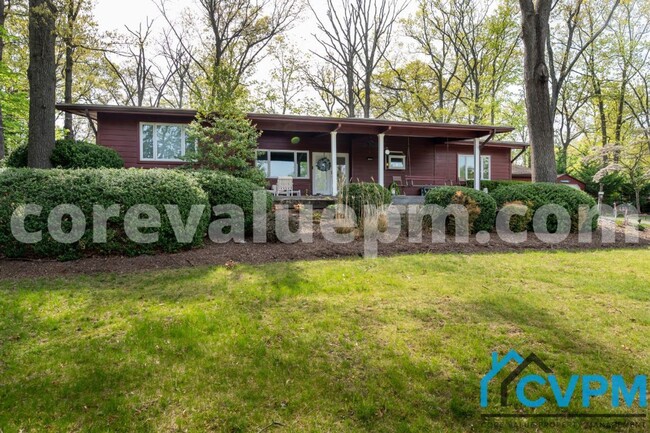 Building Photo - 7425 Hickory Ln