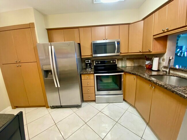 Building Photo - 14426 Amberly Ln
