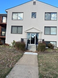 Building Photo - Country Club 1 Bedroom Condo