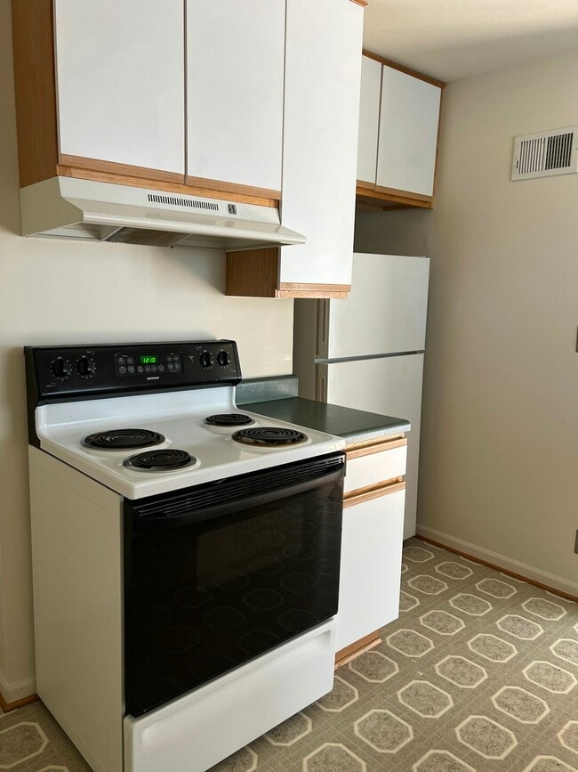 Building Photo - 4547 Mercier St