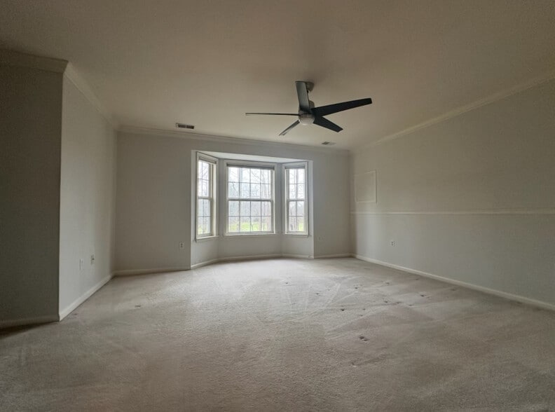 Building Photo - 163 Shinnecock Dr