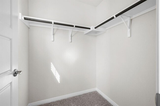 Building Photo - 631 Wild Spur Ln