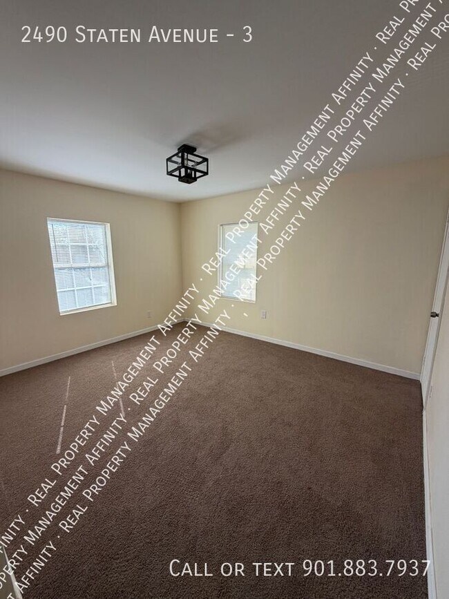 Building Photo - 2490 Staten Ave