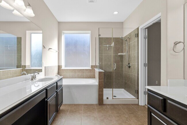 Building Photo - 2406 Sweetwater Ln