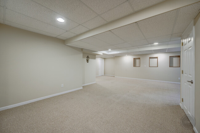 Building Photo - 3744 Highknob Cir