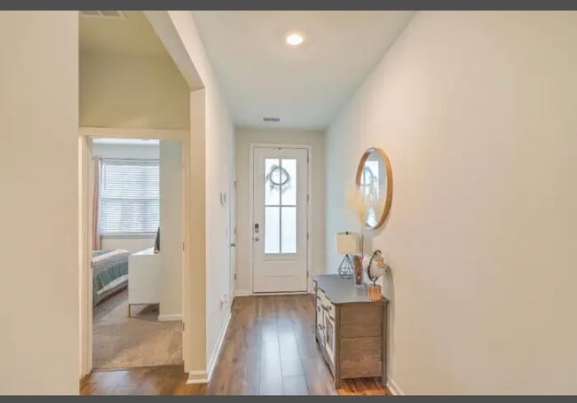 Building Photo - 405 Bering Ln