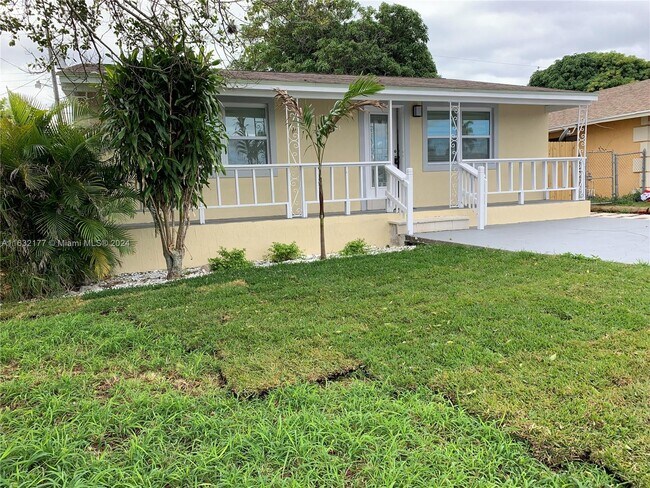 Building Photo - 1141 W 7th St