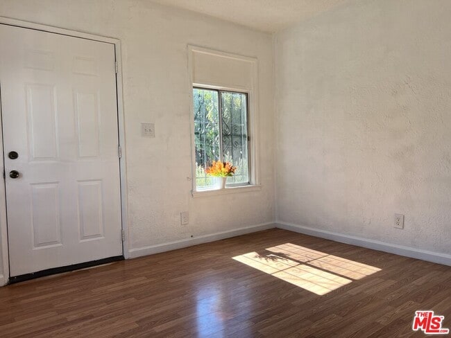 Building Photo - 2209 Ridgeley Dr