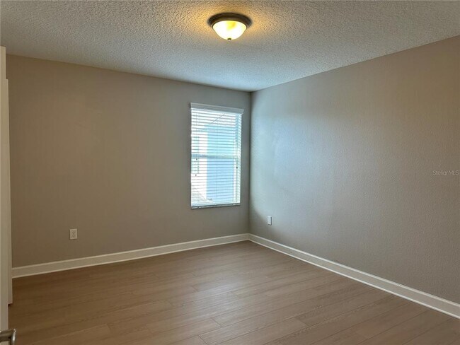 Building Photo - 15168 Evergreen Oak Loop