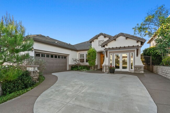 Building Photo - Spectacular Canyon-View Single-Level Home in Gated Hillcrest Estates!
