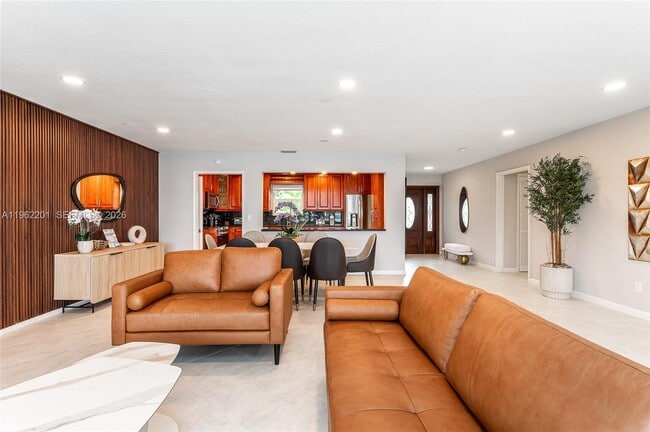 Building Photo - 21320 NE 25th Ct