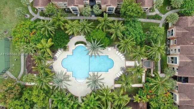 Building Photo - 7930 N Nob Hill Rd