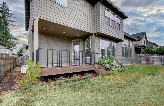 Building Photo - STUNNING CAMAS NORTH HILLS 4 BR, 3.5 BATH HOME~ CAMAS SCHOOLS~ PET FRIENDLY!