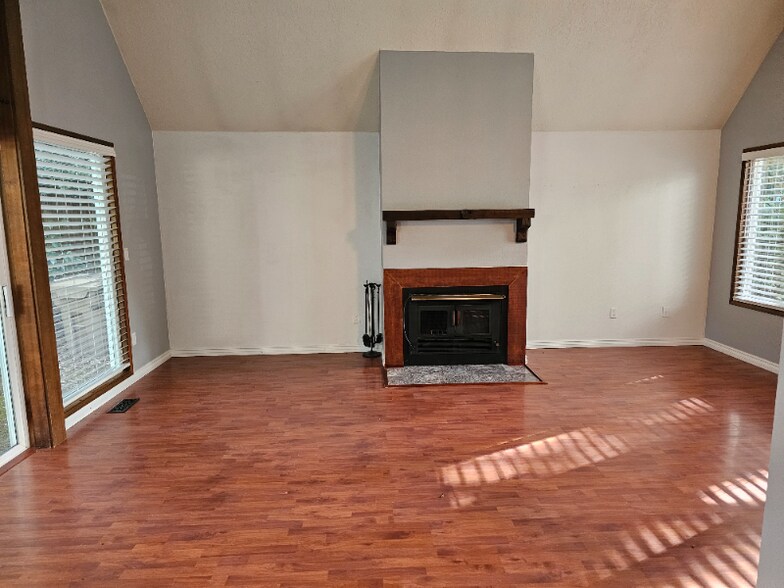 Building Photo - 22222 SW Mandan Dr