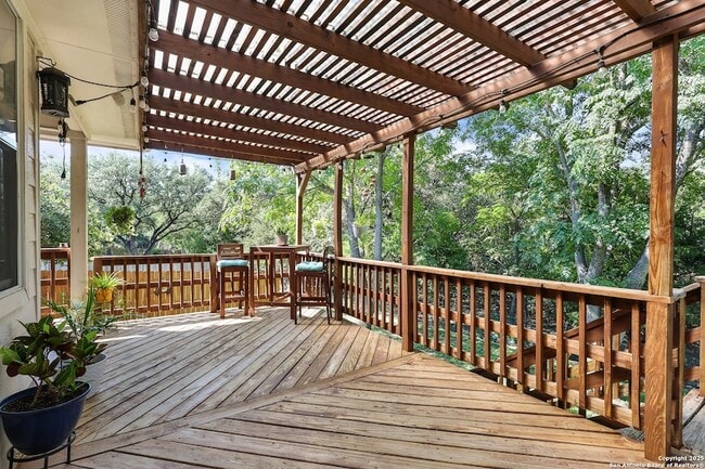 Building Photo - 10903 Wilson Oaks Dr