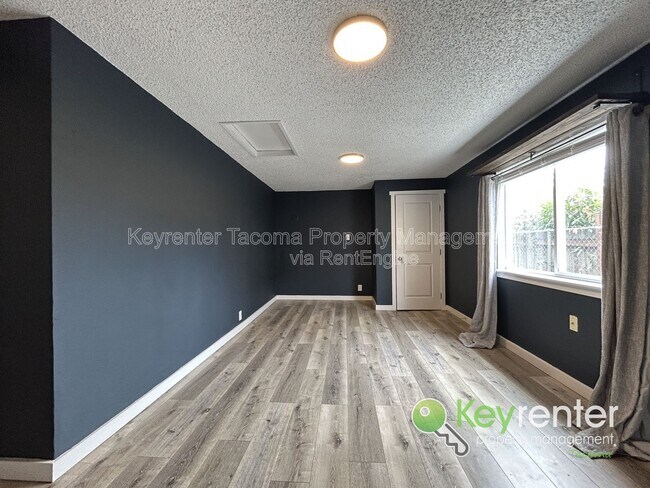 Building Photo - 2018 E 35th St