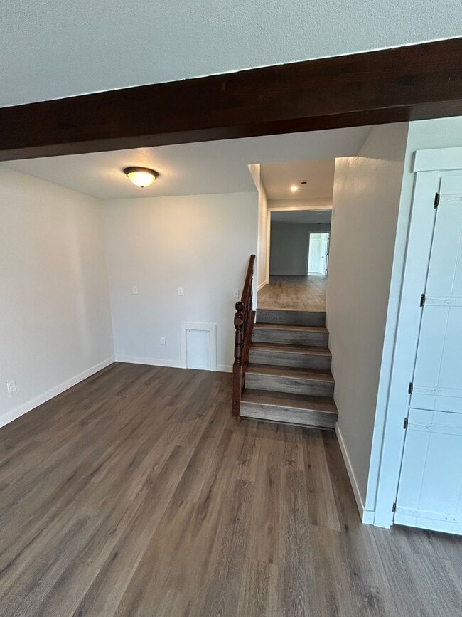 Building Photo - Fully Remodeled Five Bedroom House for Rent!