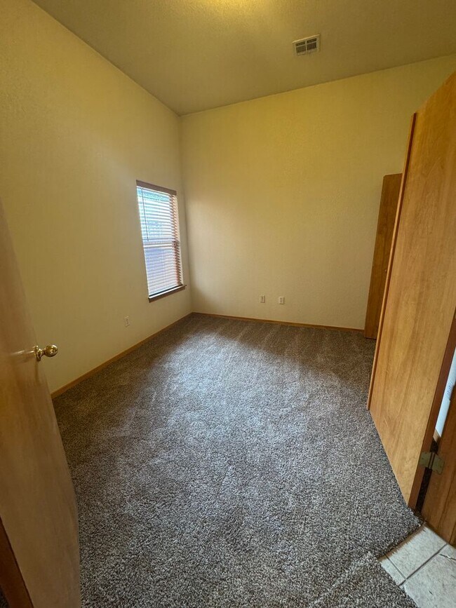 Building Photo - 2224 Santa Ana