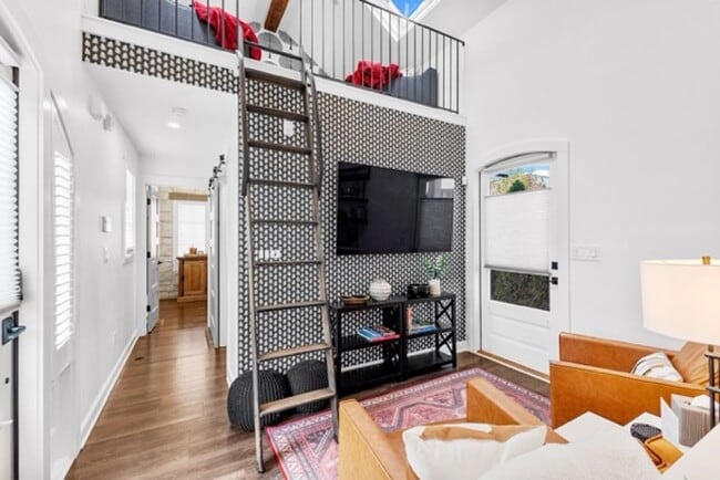 Building Photo - 192 Breakspear Ln