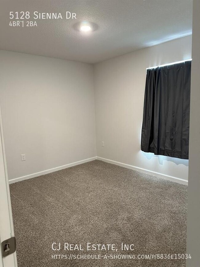 Building Photo - 5128 Sienna Dr