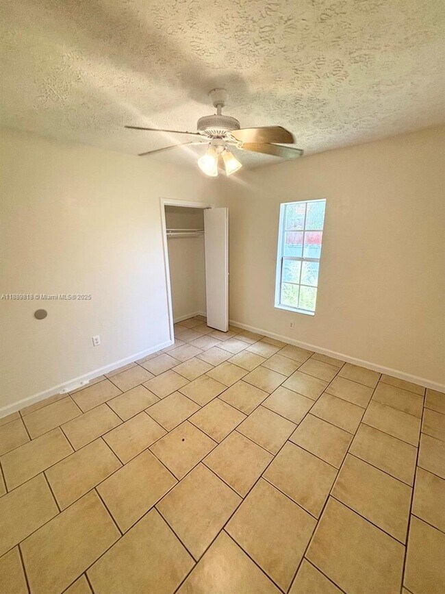 Building Photo - 10621 SW 170th Terrace