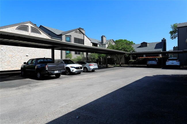 Building Photo - 1510 W N Loop Blvd