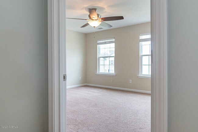 Building Photo - 81 Saluda Way