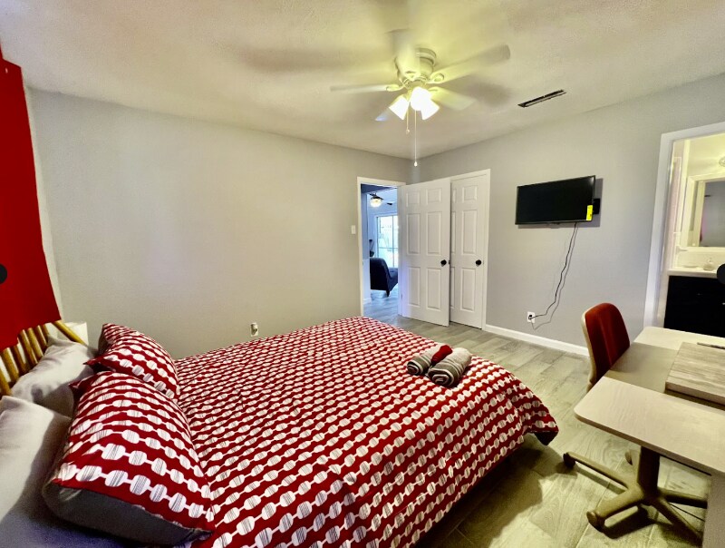 Building Photo - 506 Balboa Dr