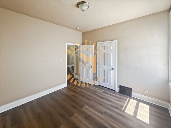 Building Photo - 517 N Ashland Ave