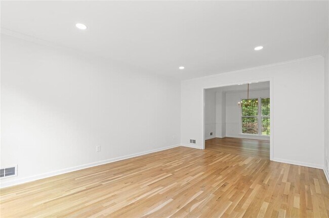 Building Photo - 2340 Castleridge Ct