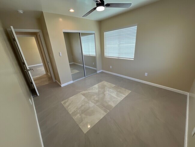 Building Photo - 4858 Palm Ave