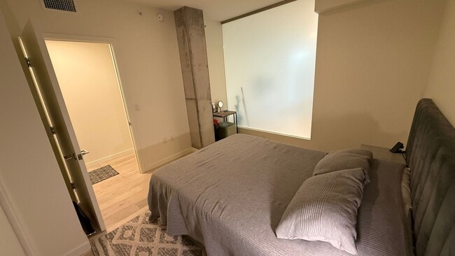 Building Photo - Epic REA: Fantastic Potrero Hill Modern 1 BR, 1 BA Condo