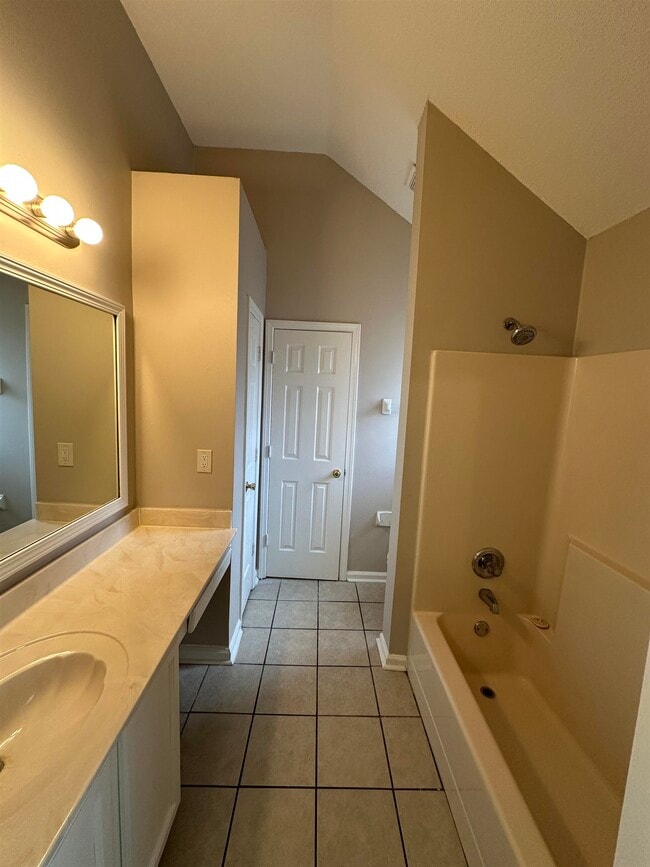 Building Photo - 3812 Clarion Dr