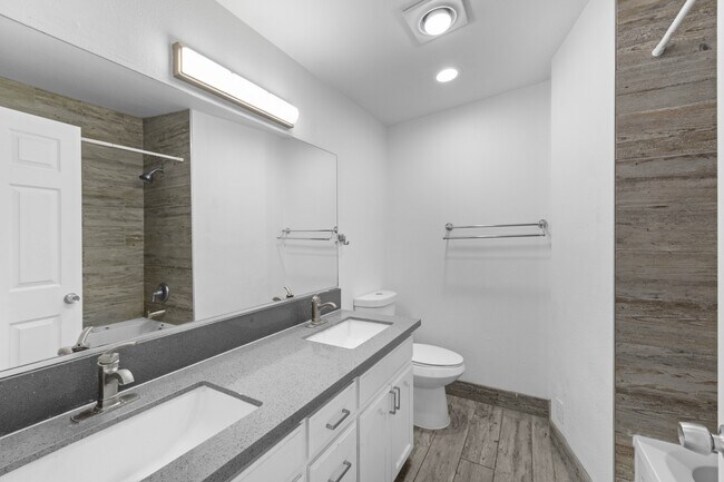 Building Photo - 5431 Mary Ln Dr