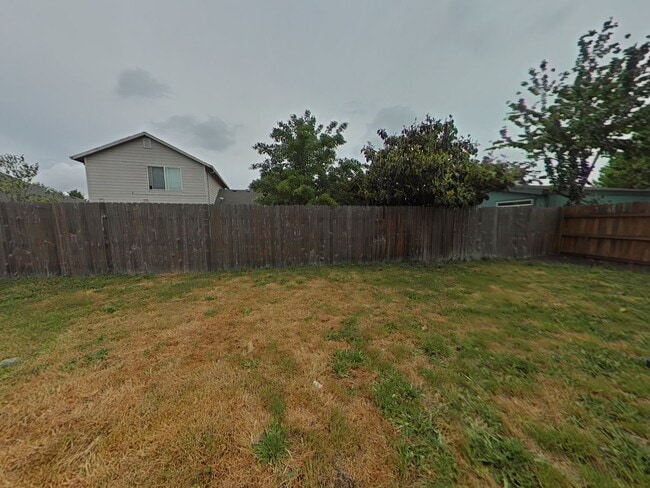 Building Photo - 3 Bedroom House ~ Albany