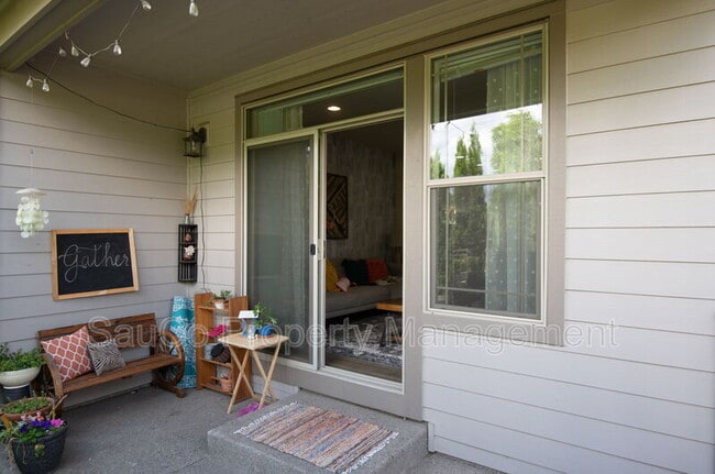 Building Photo - 13558 SW Beach Plum Terrace