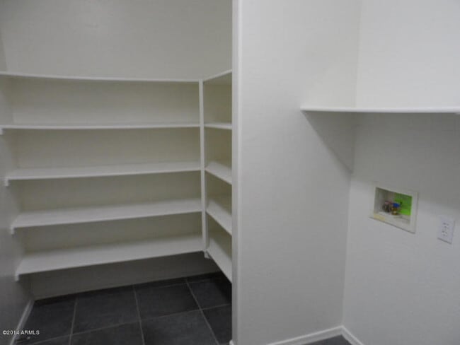 Building Photo - Perfectly Located 3 Bed 2 Bath Dove Valley Home!