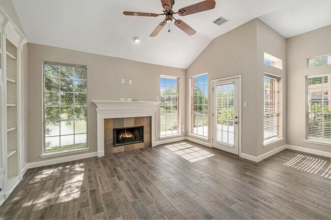 Building Photo - 1123 Misty Lake Dr