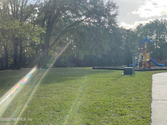 Building Photo - 466 Sherwood Oaks Dr