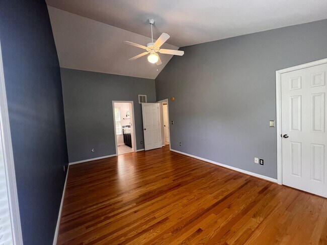 Building Photo - 1093 Wintergreen Ln