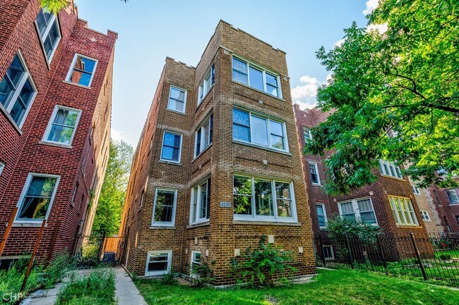 Primary Photo - 4239 N Ashland Ave
