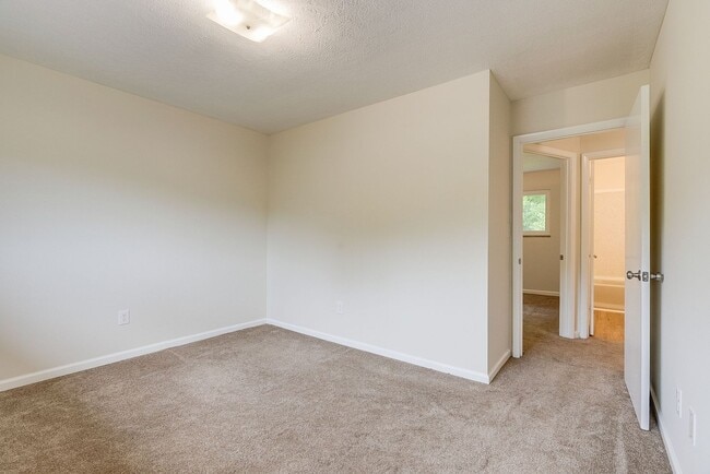 Building Photo - 364 Fir St